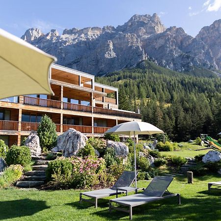 Hotel Gran Paradiso San Cassiano  Exterior photo