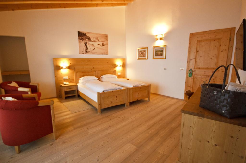 Hotel Gran Paradiso San Cassiano  Room photo