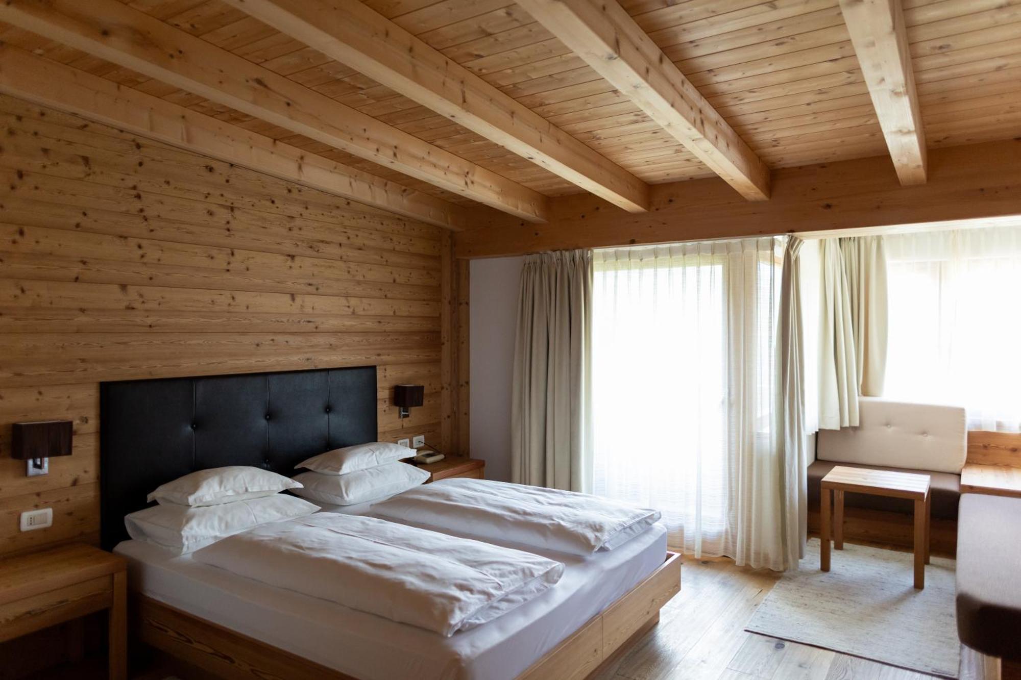 Hotel Gran Paradiso San Cassiano  Exterior photo